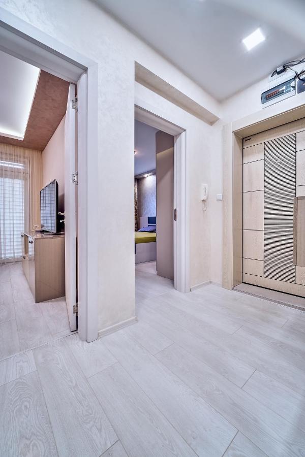 Апартамент S Apart Warna Exterior foto